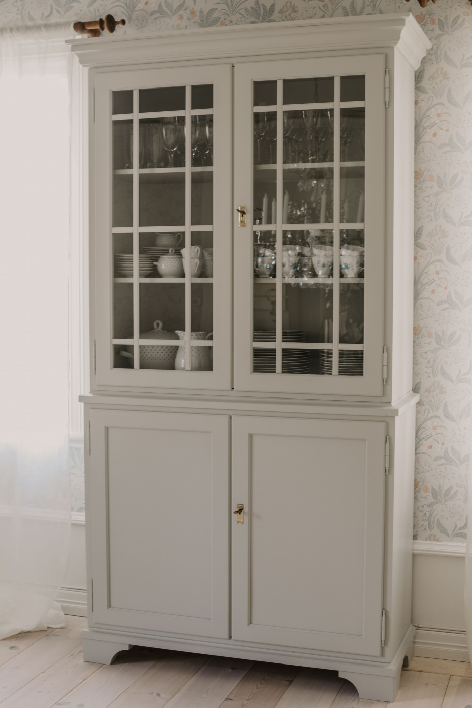 DISPLAY CABINET SELMA PEARL GREY CARLSHAGA