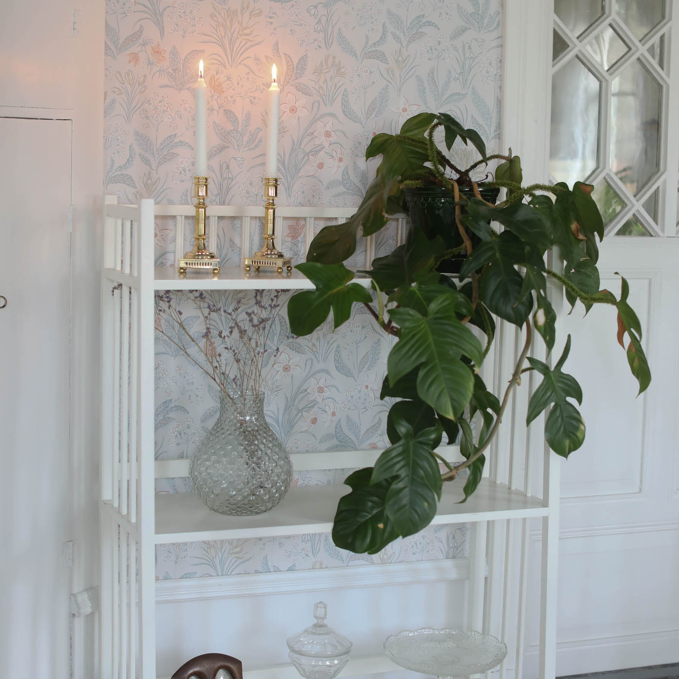 TURN OF THE CENTURY SHELF MÄRTA WHITE SHORT CARLSHAGA