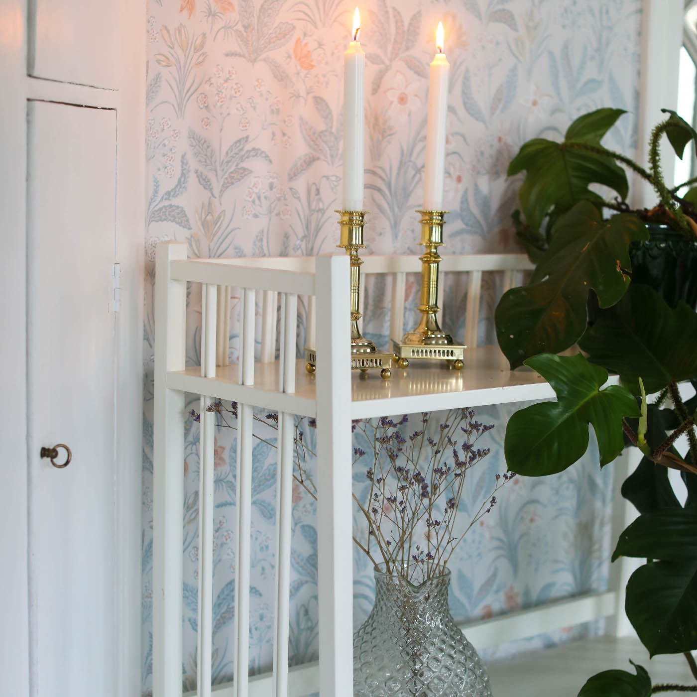 TURN OF THE CENTURY SHELF MÄRTA WHITE SHORT CARLSHAGA