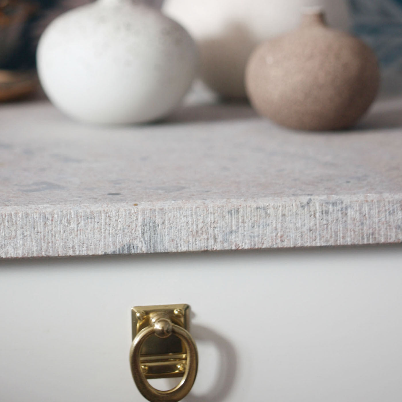 BEDSIDE TABLE ALMA LIMESTONE CARLSHAGA