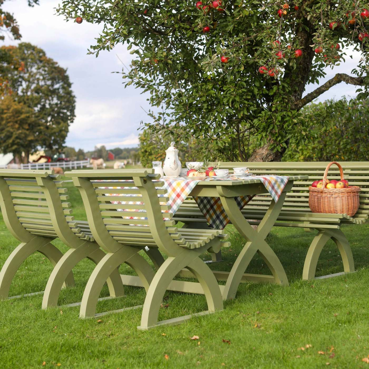 GARDEN BENCH ASTRID LINDEN GREEN 170 CM CARLSHAGA