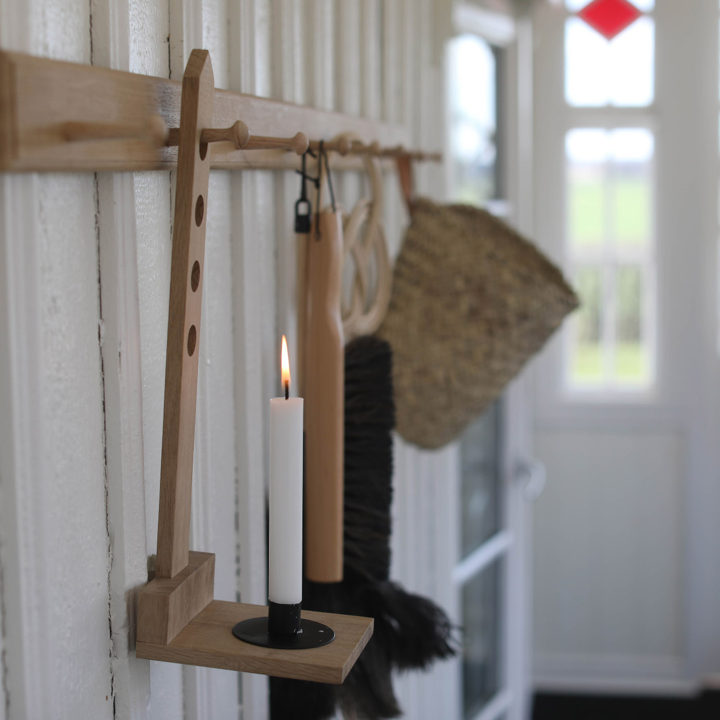 CANDLE HOLDER SHAKER OAK CARLSHAGA