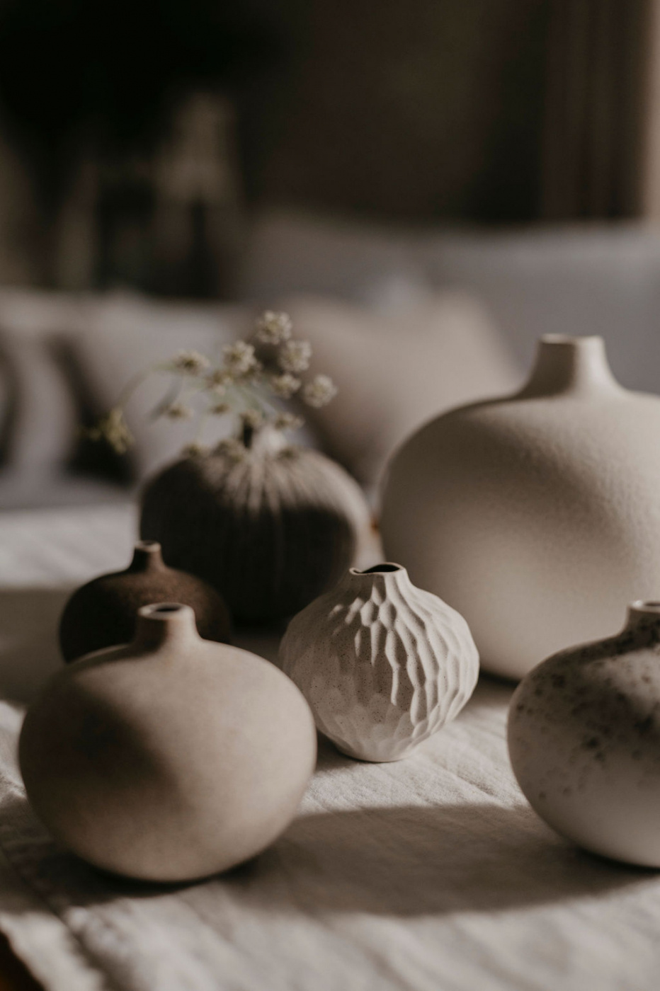 LINDFORM VASE LINE, M SAND WHITE CUT